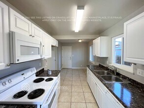 5404 Calistoga Way in Sacramento, CA - Building Photo - Building Photo