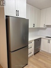 614 Bloor St W in Toronto, ON - Building Photo - Building Photo