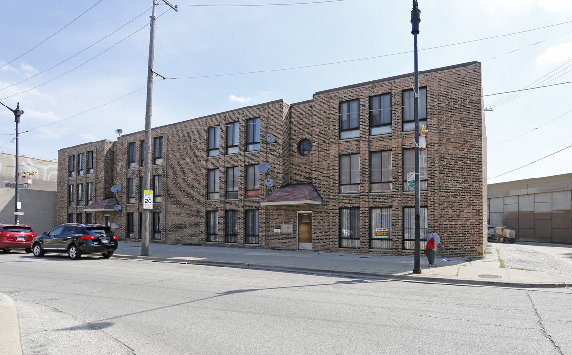 2417-2425 S Wentworth Ave in Chicago, IL - Building Photo