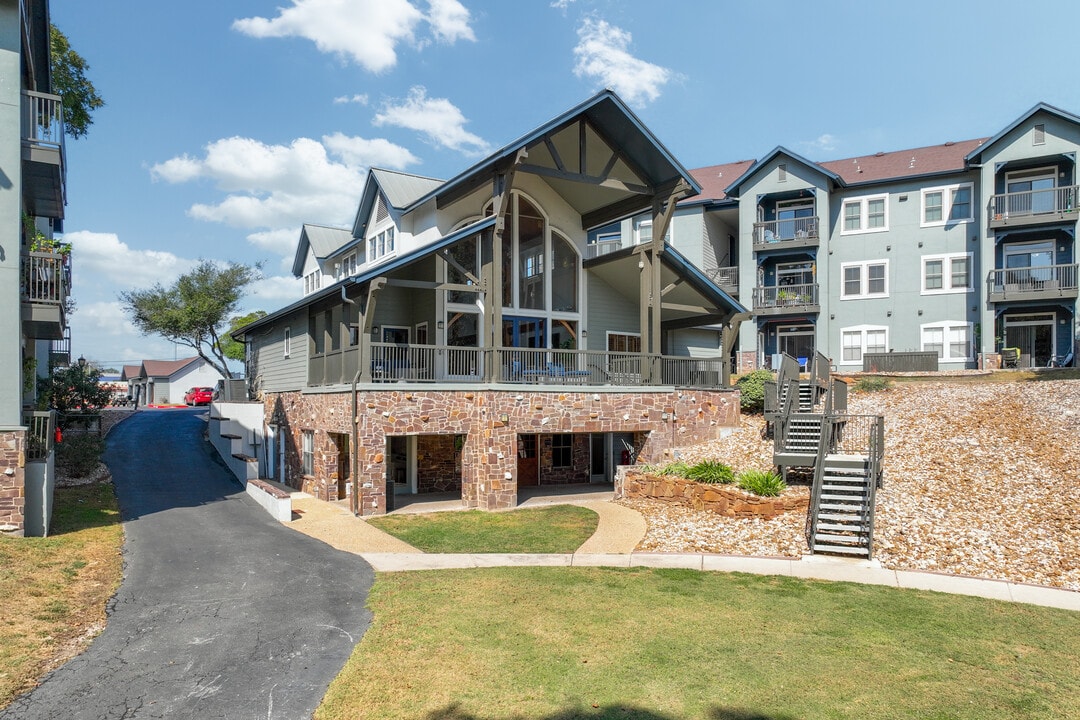 Westshore Colony in New Braunfels, TX - Foto de edificio