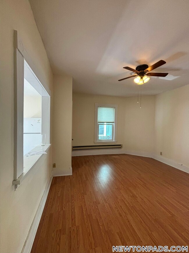 18 Lincoln St, Unit 2 in Newton, MA - Building Photo - Building Photo