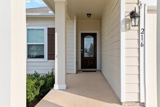 216 Blue Hibiscus Dr in Liberty Hill, TX - Building Photo - Building Photo