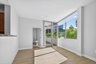 253 Tenth Ave in San Diego, CA - Foto de edificio - Building Photo