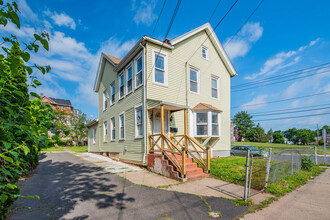 342 High St in New Britain, CT - Building Photo - Building Photo