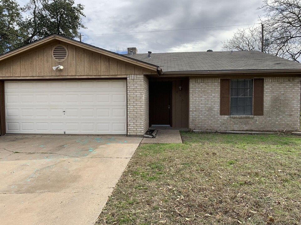 805 Rio Grande Ln in Bryan, TX - Building Photo