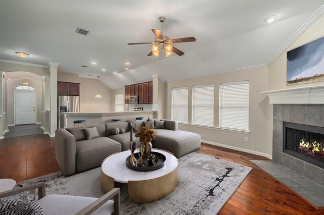 413 Hawk Dr in Little Elm, TX - Building Photo - Building Photo