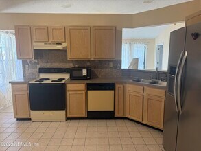 7441 Carriage Side Ct in Jacksonville, FL - Building Photo - Building Photo