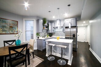 4152 N Saint Louis Ave, Unit 2 in Chicago, IL - Foto de edificio - Building Photo