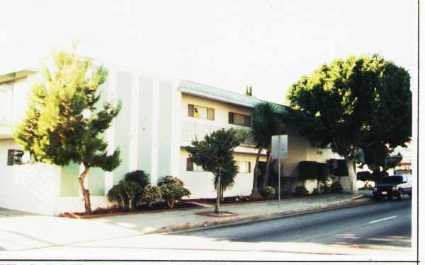 Western Pride Apartments in Los Angeles, CA - Building Photo