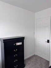 2445 Town Cir in Sacramento, CA - Foto de edificio - Building Photo