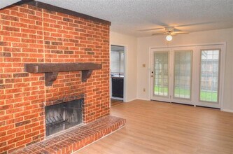 5725 Drexel Dr in Garland, TX - Building Photo - Building Photo