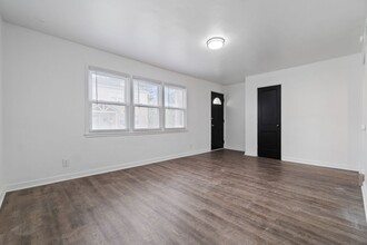 19 Midland Heights Cir in Midland, PA - Building Photo - Building Photo
