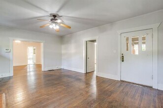 2312 Mistletoe Ave in Fort Worth, TX - Building Photo - Building Photo