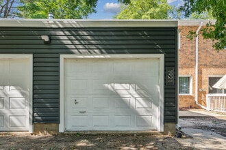 Whispering Meadows Condominiums in Waterloo, IA - Building Photo - Building Photo