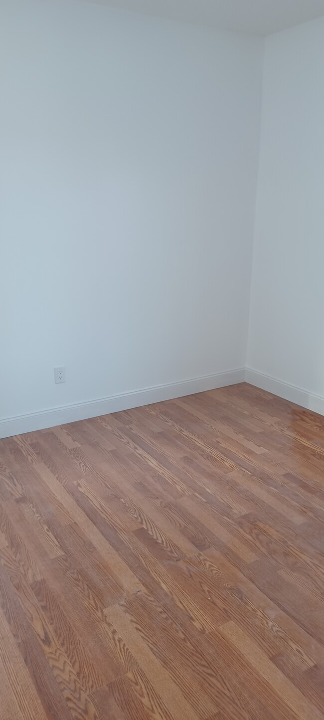 21425 112th Rd in Queens Village, NY - Foto de edificio - Building Photo