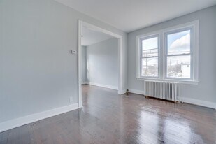 678 LIBERTY Ave in Jersey City, NJ - Building Photo
