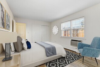 Park Lane in Little Falls, NJ - Building Photo - Building Photo