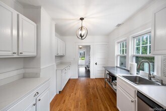 56 Anderson Ave in Scarsdale, NY - Building Photo - Building Photo