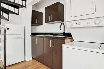 7315 Carlyle Ave in Miami Beach, FL - Building Photo - Building Photo