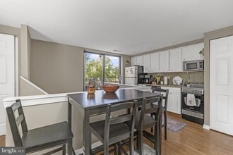 1102 N 4th St in Philadelphia, PA - Building Photo - Building Photo