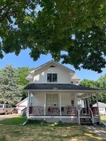 115 S Wisconsin St, Unit Lower Unit in Elkhorn, WI - Building Photo