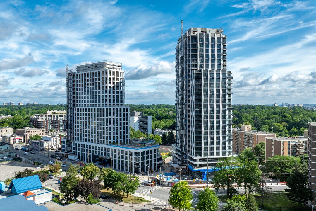 15 Cordova Avenue in Toronto, ON - Building Photo