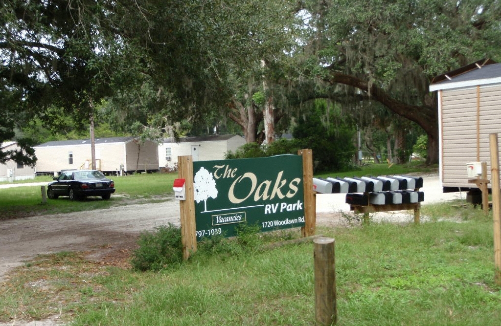 The Oak RV Park in St. Augustine, FL - Foto de edificio