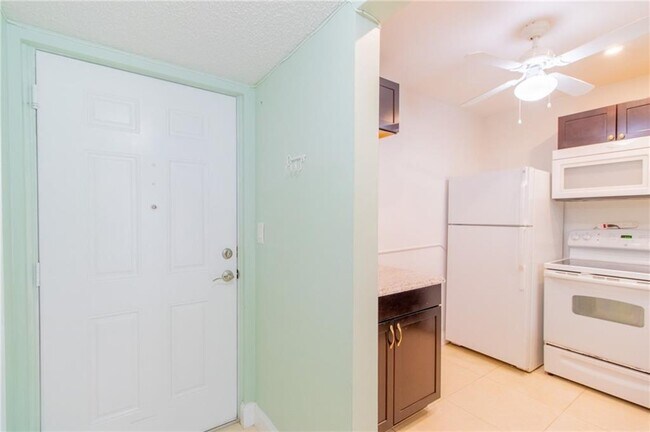 4156 NW 90th Ave, Unit 202 in Coral Springs, FL - Building Photo - Building Photo