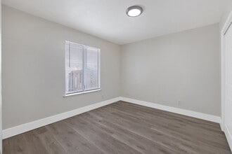 The Arbors in Visalia, CA - Building Photo - Building Photo