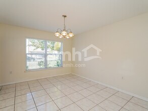 12808 Lake Vista Dr in Gibsonton, FL - Foto de edificio - Building Photo