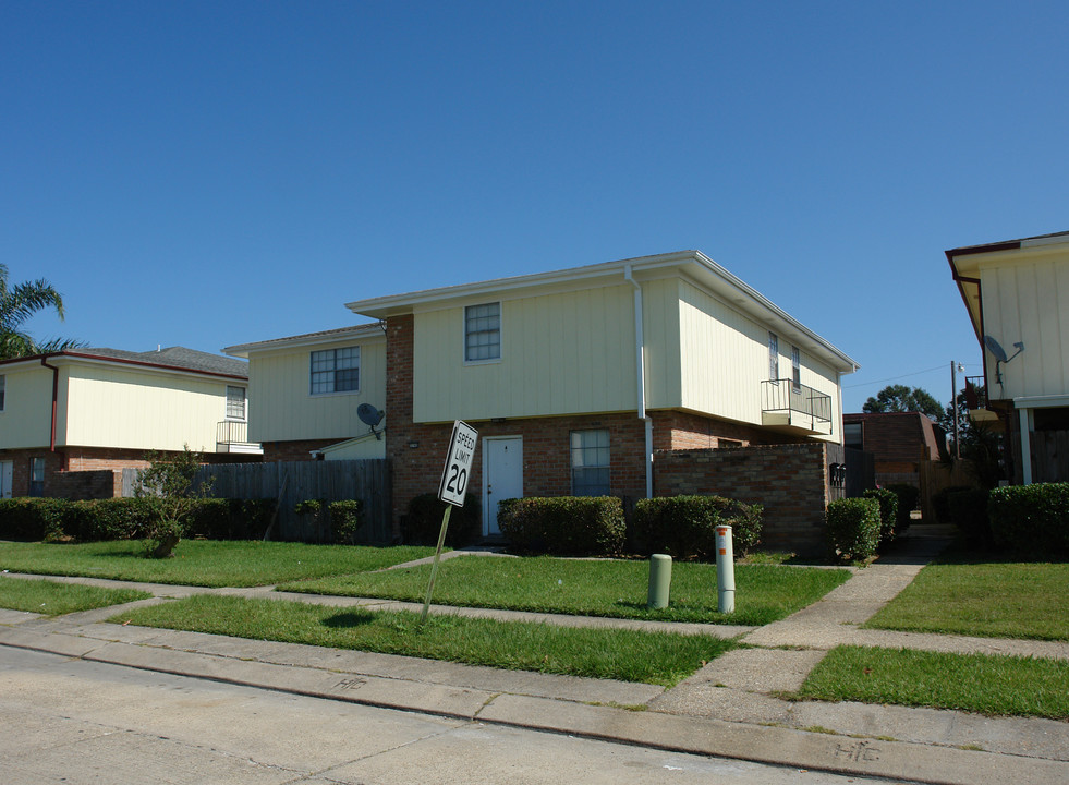 3740 Martinique Ave in Kenner, LA - Building Photo