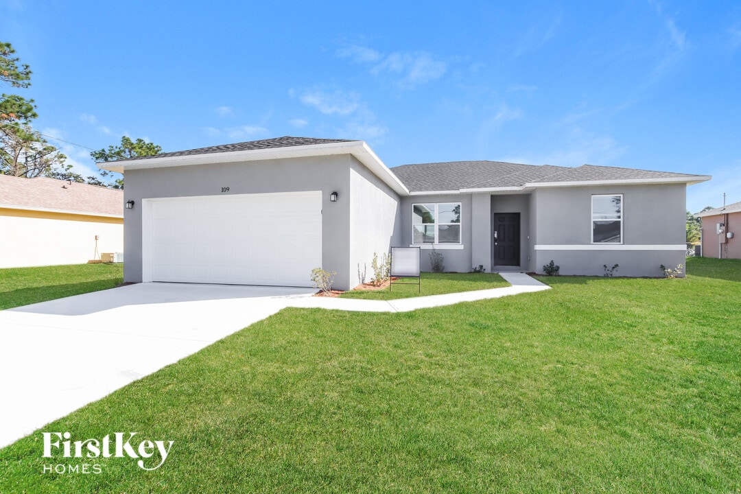 109 Hillock Ave NW in Palm Bay, FL - Building Photo