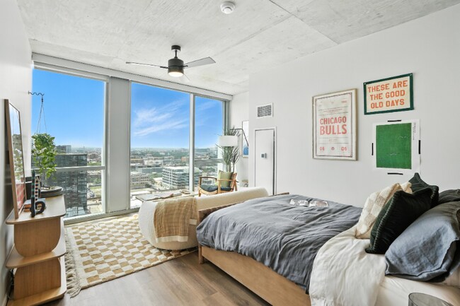 property at 1117 W Carroll Ave