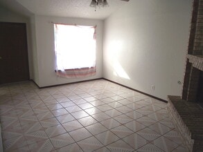 5953 Deer Ave in El Paso, TX - Building Photo - Building Photo