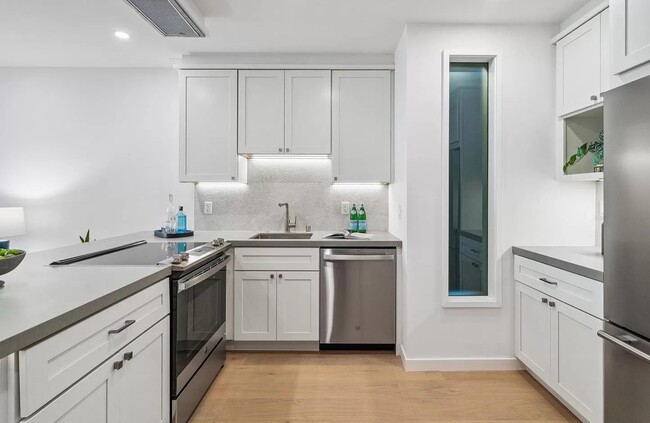 136 Parnassus Ave in San Francisco, CA - Building Photo - Building Photo