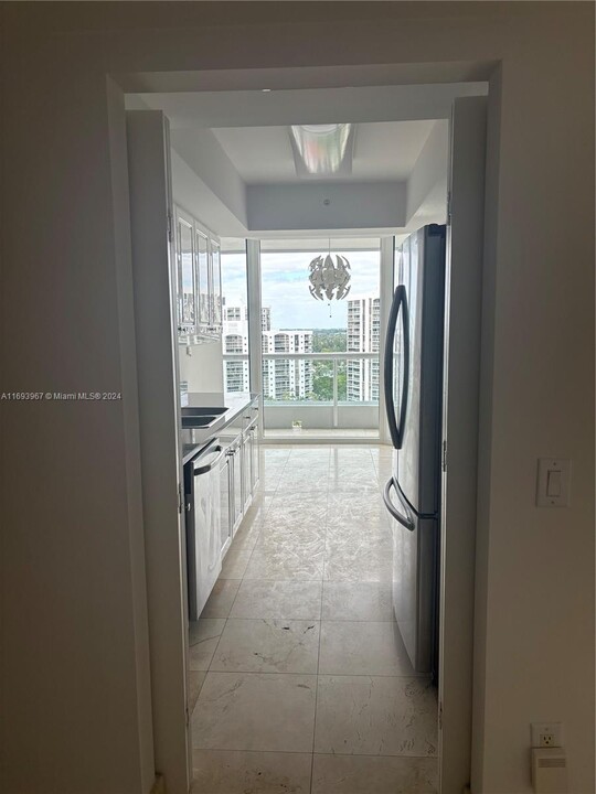 21055 NE 37th Ave, Unit 1707 in Aventura, FL - Building Photo