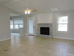 3890 Sail Wind Dr in Gulf Breeze, FL - Building Photo - Building Photo
