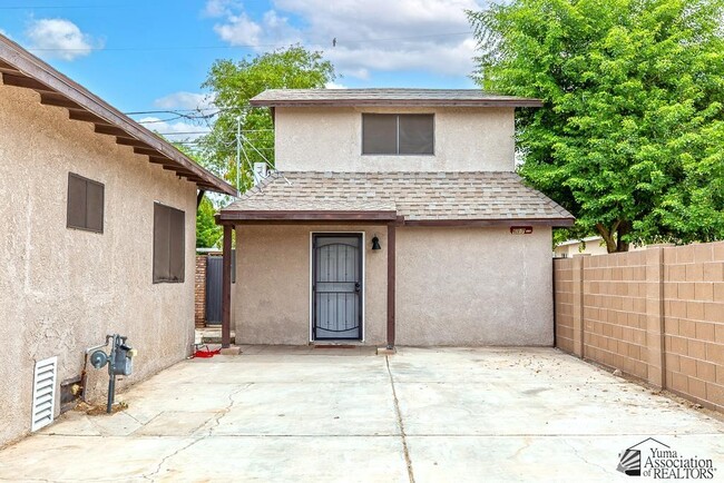 property at 617 S 6th Ave