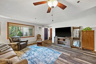 2100 Ridge Dr in Minneapolis, MN - Building Photo - Building Photo