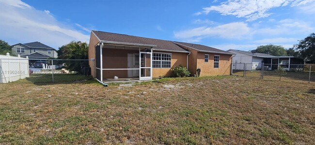 613 SW Sandbar Terrace in Port St. Lucie, FL - Building Photo - Building Photo