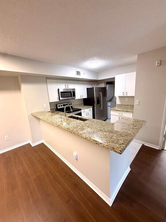 2600 S University Dr, Unit 224 in Davie, FL - Building Photo