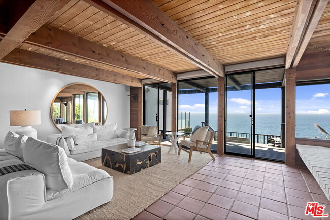 31648 Broad Beach Rd in Malibu, CA - Building Photo - Building Photo