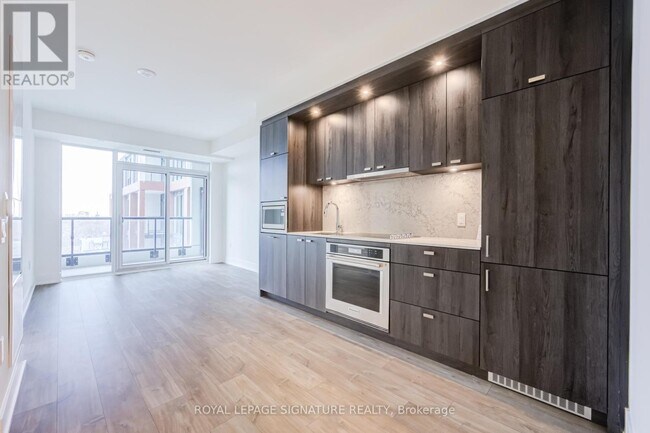 858 Dupont St in Toronto, ON - Building Photo - Building Photo