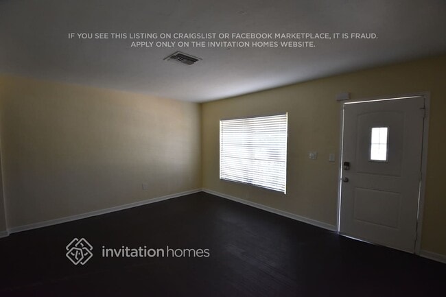 245 NW 124th St in North Miami, FL - Foto de edificio - Building Photo