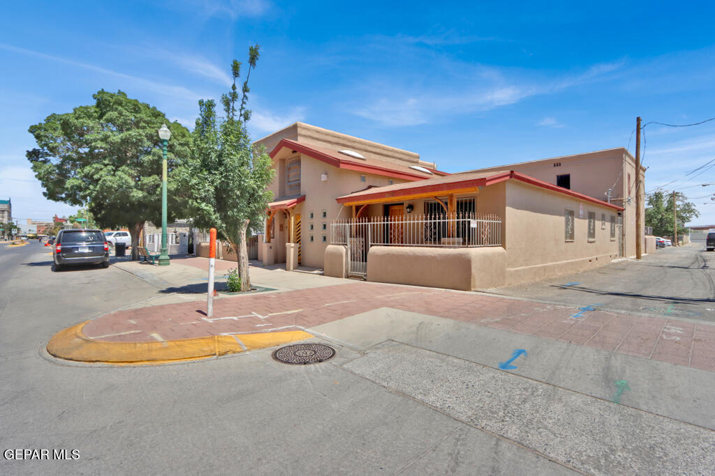 404 W Overland Ave in El Paso, TX - Foto de edificio