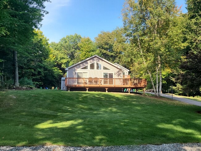 23 Adams Shore Rd in Moultonborough, NH - Building Photo - Building Photo