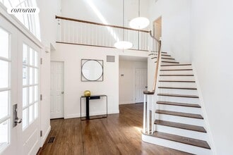 48 Sheppard St in Westhampton Beach, NY - Building Photo - Building Photo