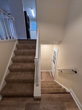 300 Pegotty Ct NE in Warren, OH - Foto de edificio - Building Photo