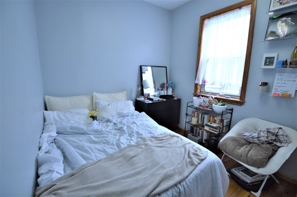 179 Putnam St, Unit 2 in Boston, MA - Building Photo