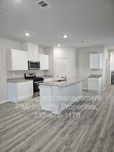 932 Renova Dr in Baton Rouge, LA - Foto de edificio - Building Photo